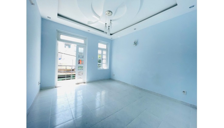 GẤP BÁN! Chỉ 5.6 tỷ TL! 54M², 4Tầng/4PN, HẺM XE HƠI, Thống Nhất Gò Vấp!